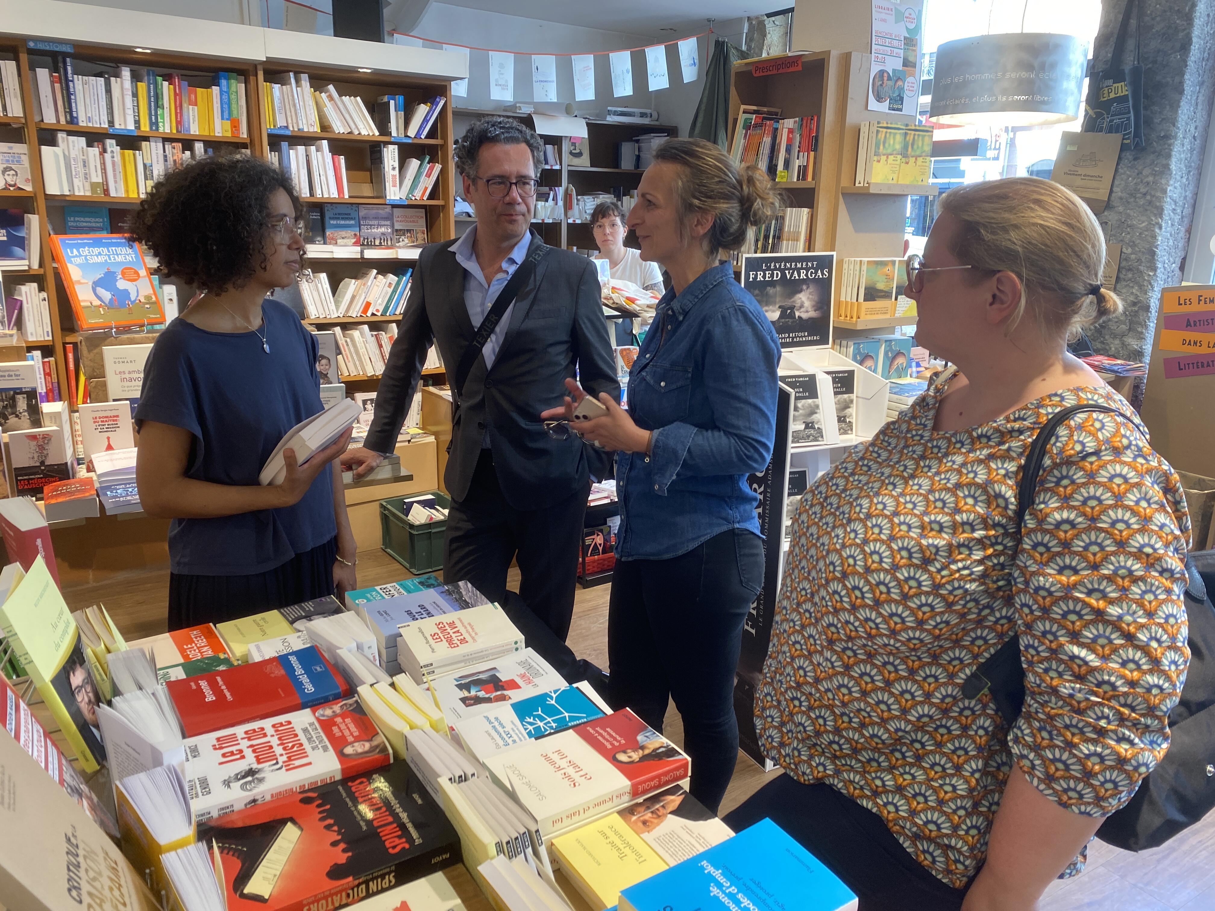Céline Thoulouze et les éditions Récamier partent à la conquête des  libraires - Livres Hebdo