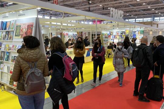 Le stand du Bief à la foire internationale du livre de jeunesse de Bologne, 22 mars 2022