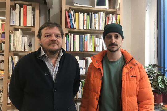 Julien Viteau et François Ballaud dans la librairie EXC à Paris.