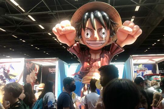 Japan Expo, allée centrale. Vendredi 15 juillet au Parc des expositions de Villepinte.