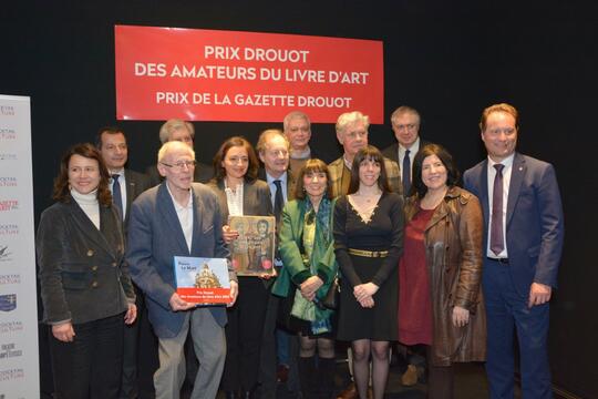 Claude Mignot et Raphaëlle Ziadé entourés des membres du jury