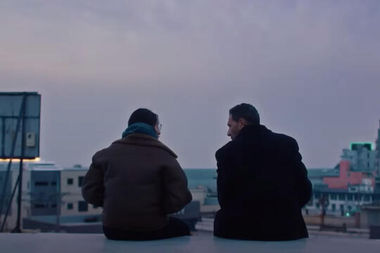 Bella Kim et Roshdy Zem dans Hiver à Sokcho de Koya Kamura