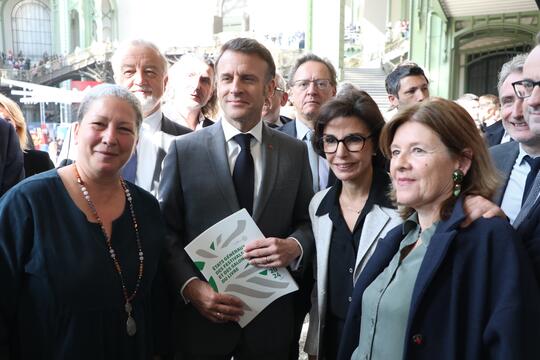 Macron Dati Darcos Robert Festival du livre de Paris 2025