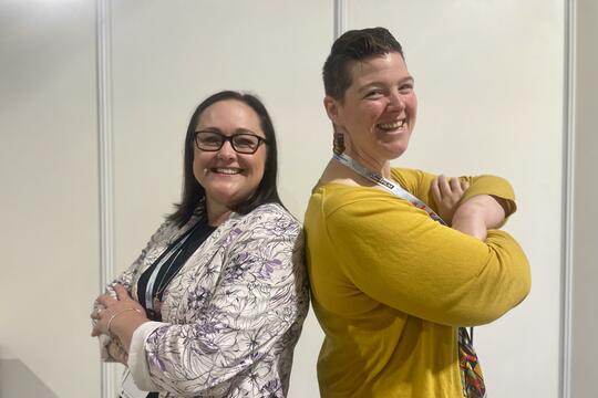 Amanda Jones et Sam Helmick, représentantes de l’ALA