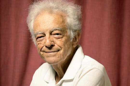 Jean-Claude Zylberstein chez lui, à Paris
