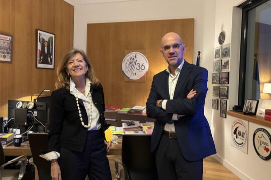 Agnès Catineau et Fabrice Gardon dans les bureaux de la Police judiciaire de Paris au 36 rue du Bastion 