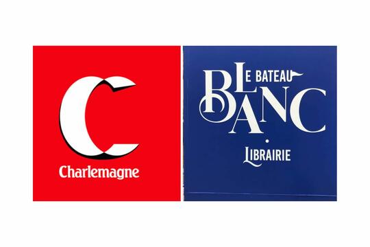 Logos du groupe Charlemagne et de la Librairie Le Bateau Blanc