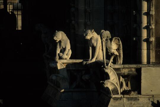 Pauline Guillemet Reconstruire le Moyen ge Cathedrales chateaux monasteres  comment nous avons fantasme notre passe medieval Premier Parallele0.jpg