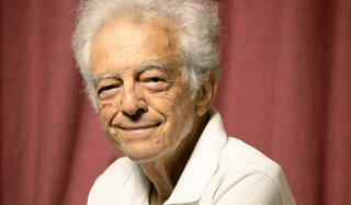 Jean-Claude Zylberstein chez lui, à Paris