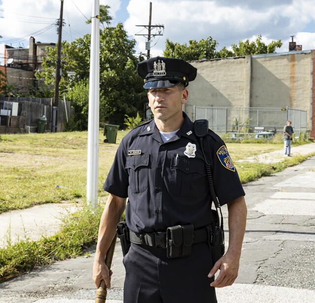 Jon Bernthal dans la mini série "We own the city" 