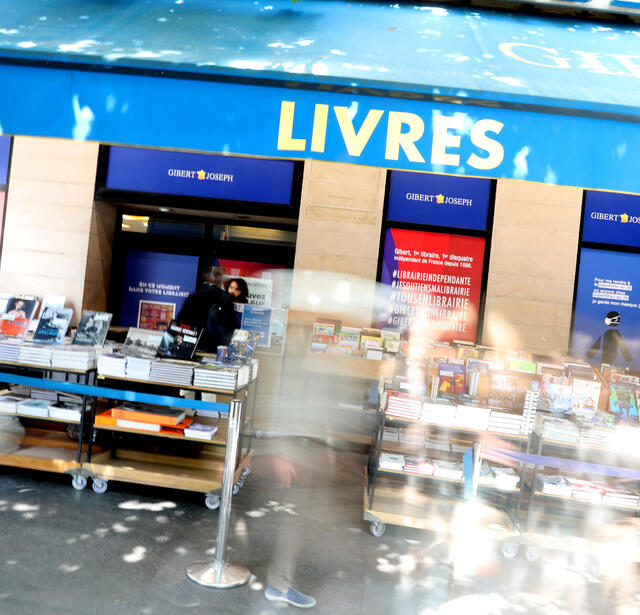 Bordeaux : Grande vente de livres à 1€