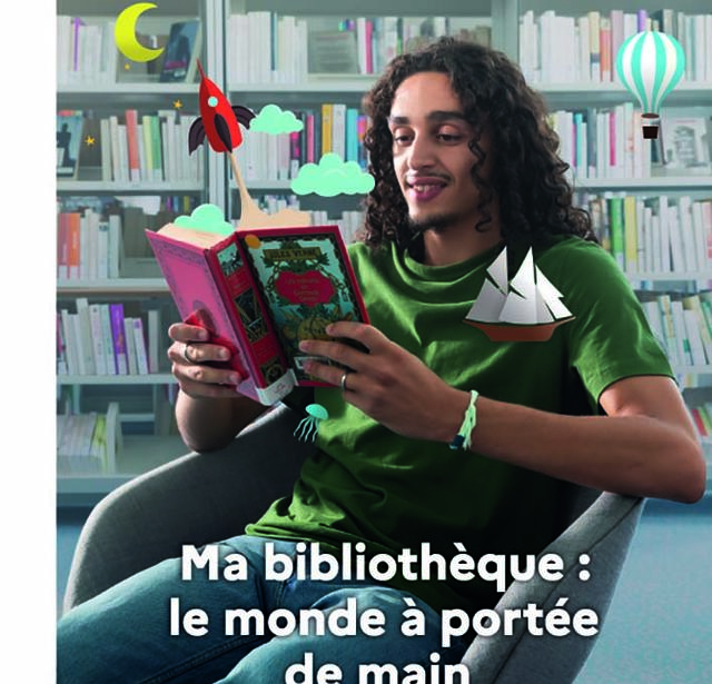 L'affiche de la campagne de communication du ministère de la Culture lancée en septembre 2023, « Ma bibliothèque : le monde à portée de main »