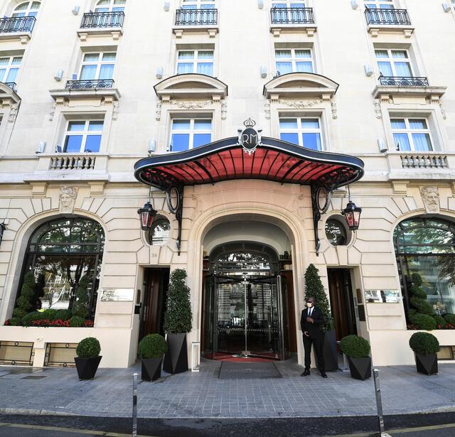 La façade de l'hôtel Royal Monceau, à Paris