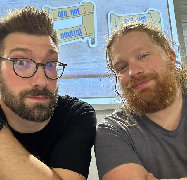 Julien et Quentin, bibliothécaires podcasteurs critiques