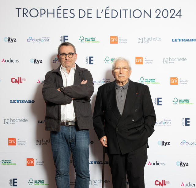 Robert Birenbaum avec son fils Guy lors des Trophées de l'édition 2024