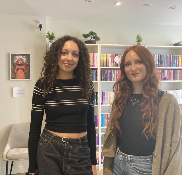 Maëva Litim et Sophie Maréchal, fondatrices de la librairie Romance, à Valence