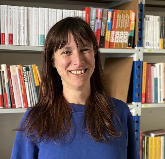 Nawal Kerdougli, gérante de la librairie en ligne Manyaya