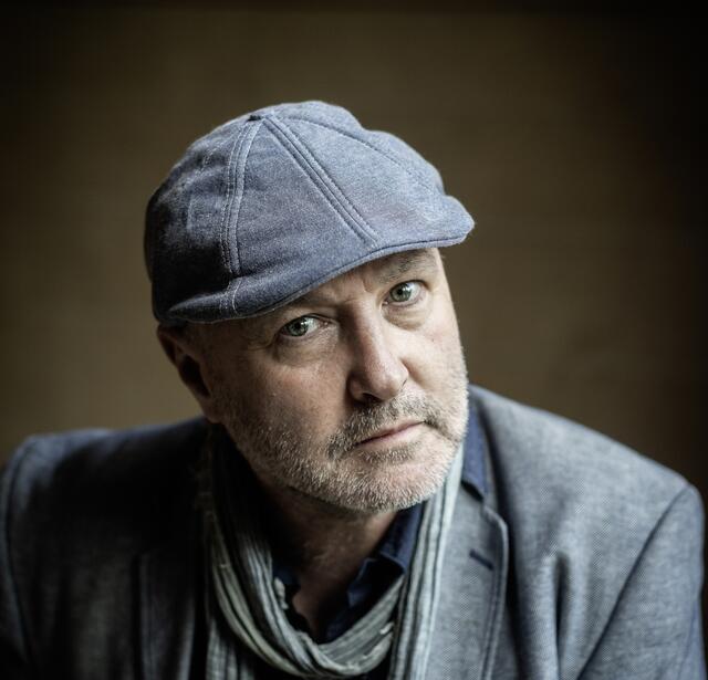 Colum McCann, Ce qui nous frôle sous la surface (Belfond)