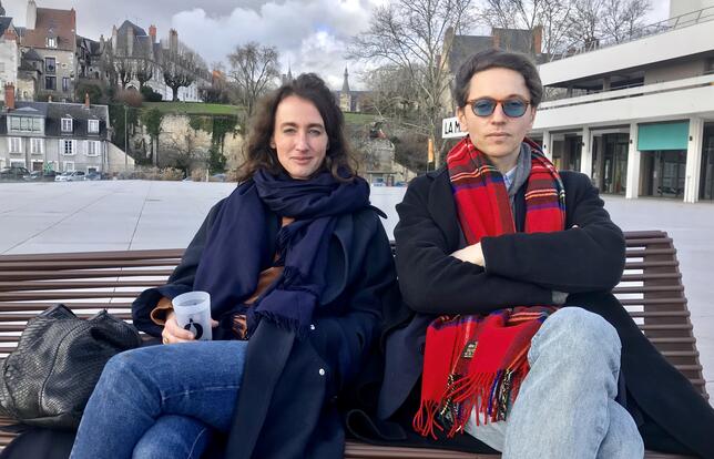 Maria Pourchet et Raphaël Haroche devant la Maison de la Culture à Nevers