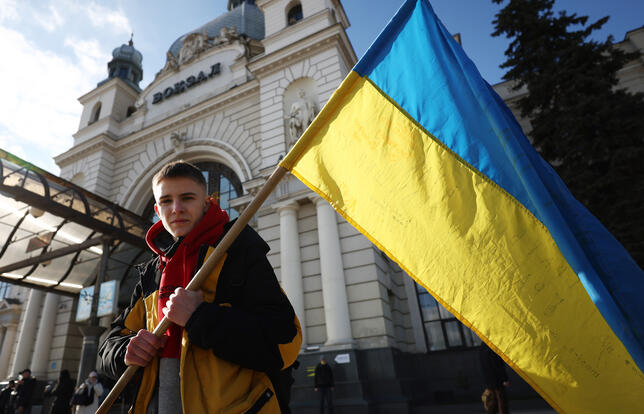 Un manifestant dans l'Ouest de l'Ukraine, le 24 février 2022.