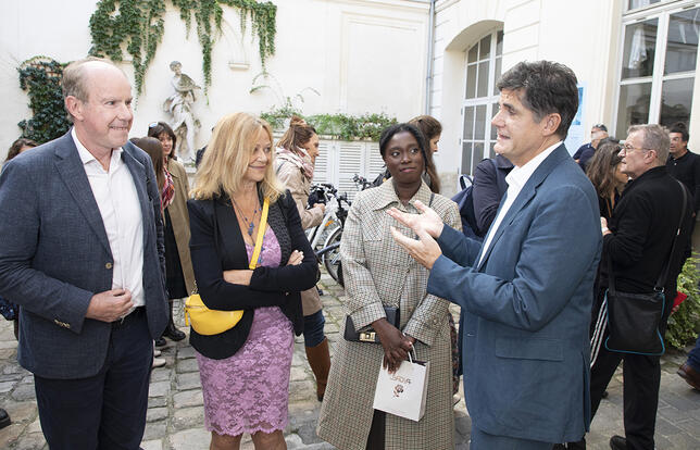 l'éditeur Philippe Rey, la romancière Joyce Maynard, son attachée de presse Marie Dorcelus et l'éditeur Laurent Beccaria