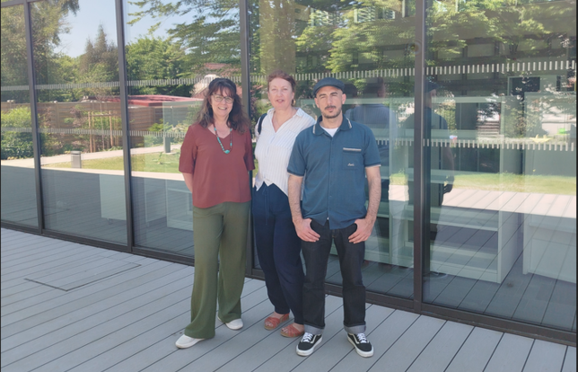 Vincent Cocquerel (médiateur numérique), Florence Couvreur-Neu (responsable) et Carole Austruy (référente adulte et grainothèque). Amandine Henry, référente Jeunesse et Ludothèque, est absente sur la photo.