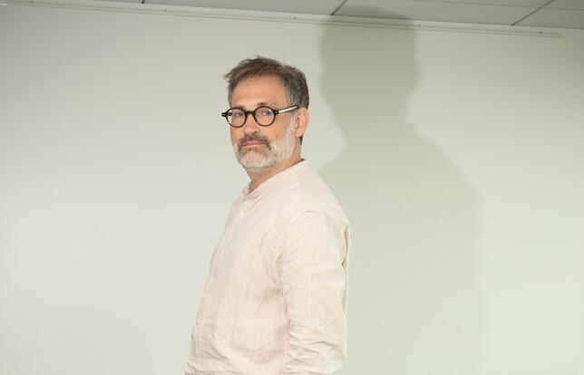 Frederic Martin Robert Laffont   Je ne vois pas linteret de sinterdire des formes 0.jpg
