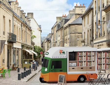 Des took-took libraires dans les villages0.jpeg