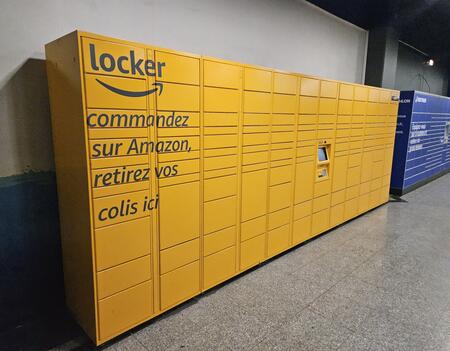 Les locker d'Amazon à l'Aquaboulevard (Paris 15e)