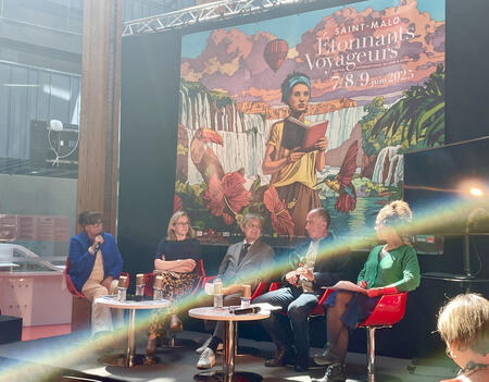 Présentation d'Etonnants voyageurs 2025 lors de la conférence de presse du 28 avril.