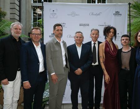Les lauréats du prix Galatée entourés du jury