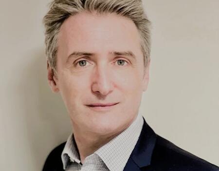 Arnaud Robert (Hachette Livre) entre au Bureau du SNE