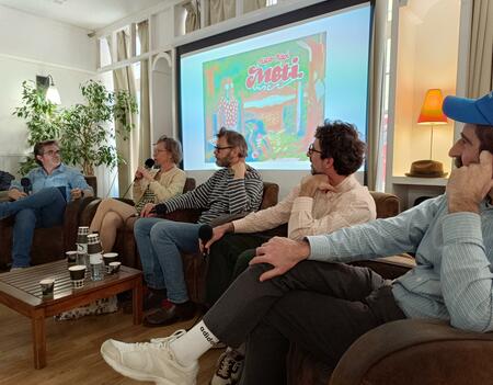  À BD à Bastia, Frédéric Michel (ACBD, à gauche) anime la conférence sur l'édition et la traduction de BD étrangères avec de gauche à droite, Kirsi Kinnunen, Ville Rante, et Guillaume et Damien Filliatre Borja. - Photo Benjamin Roure 