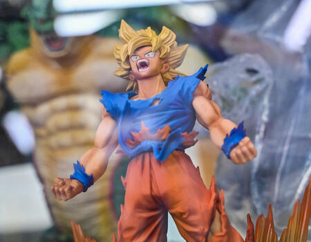 Figurine Dragon Ball dans un magasin au Japon