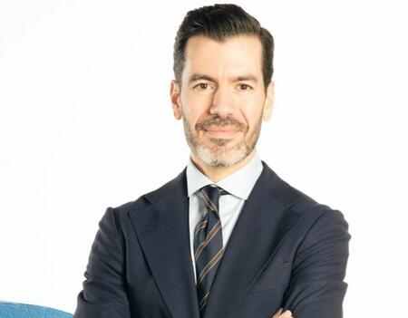 Adrian Lopez, DRH de Louis Hachette Group