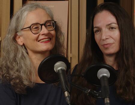 Anne Godard au micro d'Aurélie Lévy