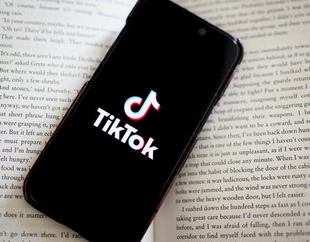 Le BookTok attire de nouveaux lecteurs