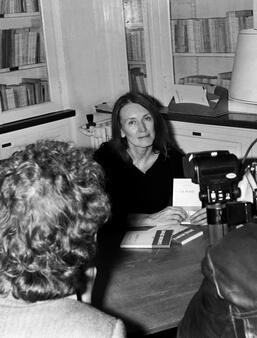 Annie Ernaux obtient le prix Renaudot en 1984