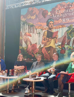 Présentation d'Etonnants voyageurs 2025 lors de la conférence de presse du 28 avril.