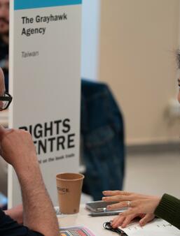 Le stand de l'agence taïwanaise Grayhawk Agency dans le Rights Centre de Turin