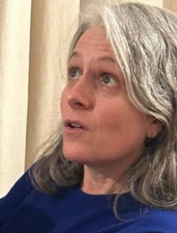 Natacha de la Simone, responsable de la librairie L'Atelier, à Paris