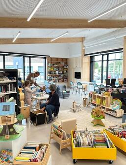 La mediatheque de SaintMartindeFontenay laureate du prix special de la petite bibliotheque0.jpg