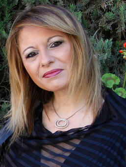 Simona Lo Iacono La guerisseuse de Catane Metailie0.jpg