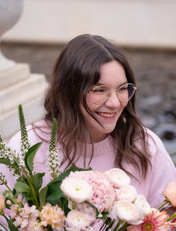 Morgane Moncomble, autrice de la saga Seasons chez Hugo.