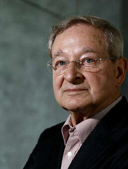 L'écrivain hongrois Péter Nádas, est mort ce mercredi à 83 ans.