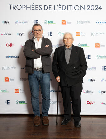 Robert Birenbaum avec son fils Guy lors des Trophées de l'édition 2024
