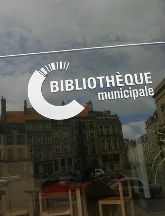 Une bibliothèque municipale
