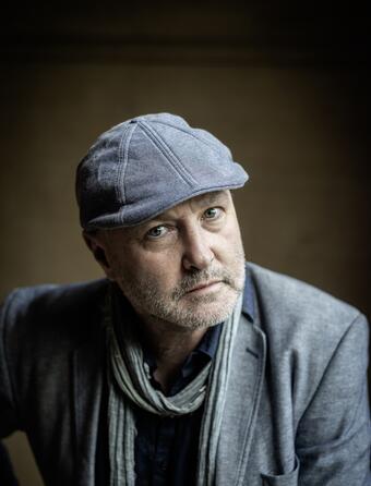 Colum McCann, Ce qui nous frôle sous la surface (Belfond)