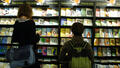 Rayon jeunesse en librairie
