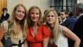 Laure, Charlotte et Margot Gallimard lors de l'inauguration de la rue Gaston Gallimard